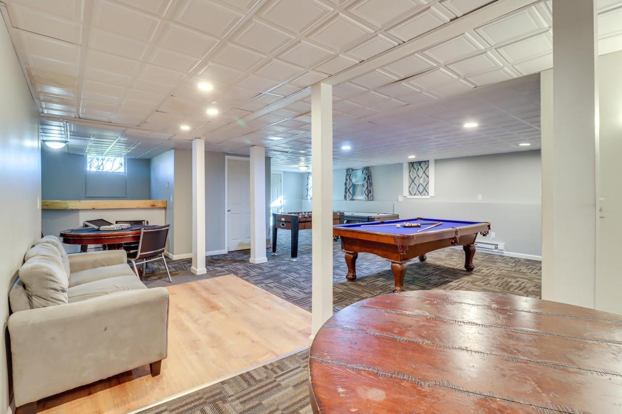 Spacious Poconos Retreat With Deck And Private Hot Tub Holiday home Blakeslee