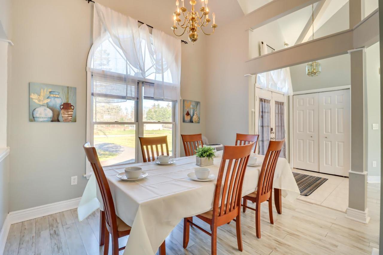 Holiday home Spacious Poconos Retreat With Deck And Private Hot Tub